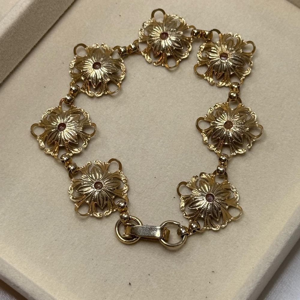Vintage Gold Floral Link Bracelet with Pink Coral Stone Accents 6.5” - Picture 4 of 5
